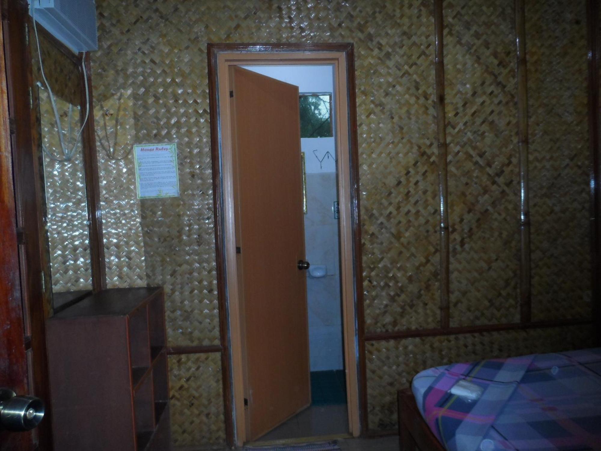 Victoria Guest House And Cottages Puerto Princesa Room photo