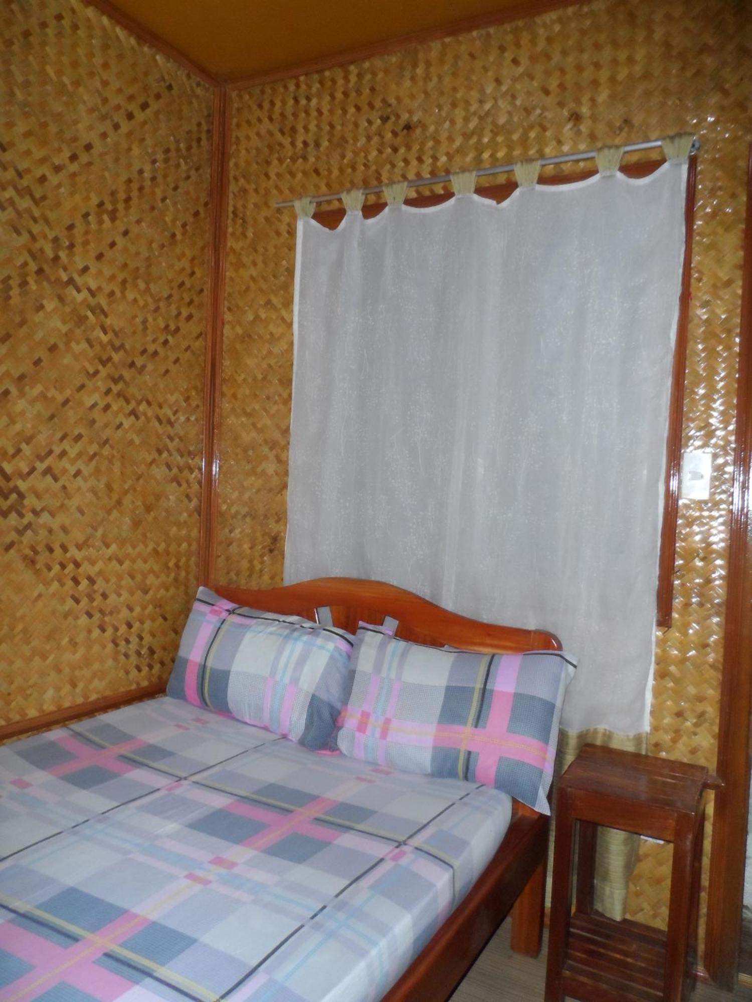 Victoria Guest House And Cottages Puerto Princesa Room photo